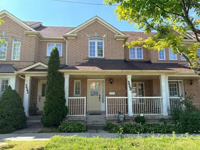 Att/Row/Townhouse in Markham