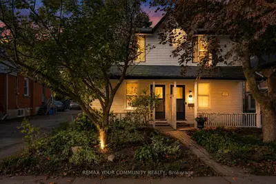 Semi-Detached in Richmond Hill