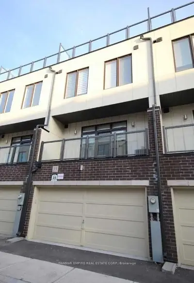 33 Cohen Way, Vaughan, On L6a 4n9
