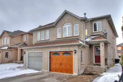 Semi-Detached in Richmond Hill