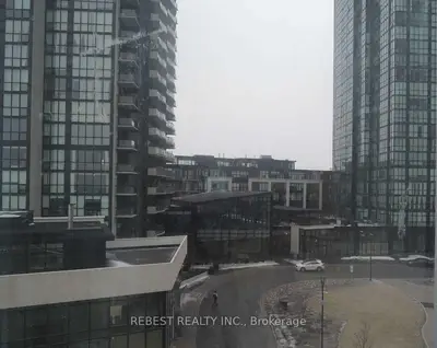 Condo Apartment in Vaughan