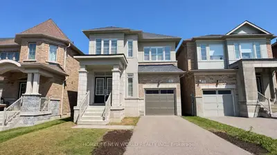 Detached in East Gwillimbury
