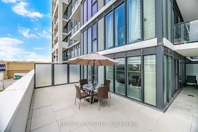 9000 Jane Street 221, Vaughan, On L4k 0m6