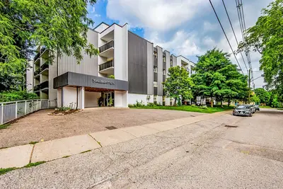 Multiplex in Whitchurch-Stouffville