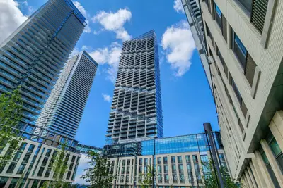 Condo Apartment in Vaughan