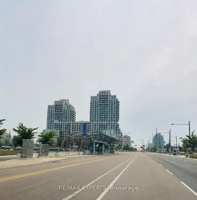 Condo Apartment in Richmond Hill
