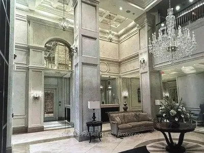 Condo Apartment in Vaughan