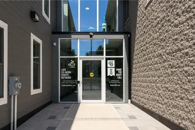 431 Davis Drive 1st Floor - Room 1, Newmarket, On L3y 2p1