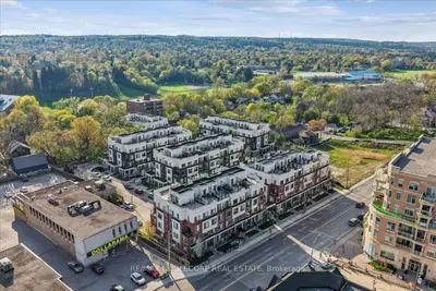 Condo Townhouse in Aurora