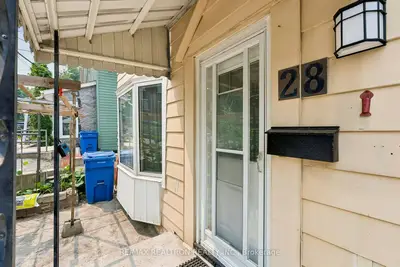 28 Machell Avenue, Aurora, On L4g 2r7