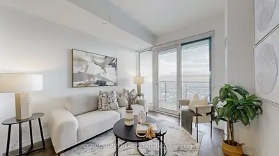 Condo Apartment in Vaughan