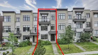 Att/Row/Townhouse in Vaughan