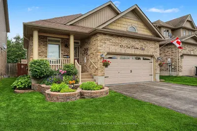 Detached in Essa