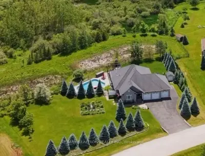 Detached in Essa
