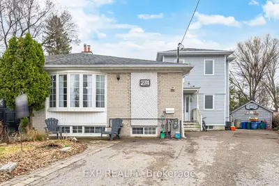 Semi-Detached in Richmond Hill
