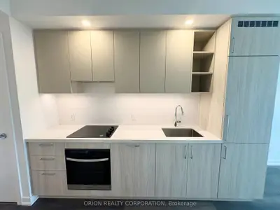 5 Meadowdale Road 211, Vaughan, On L4k 0c7