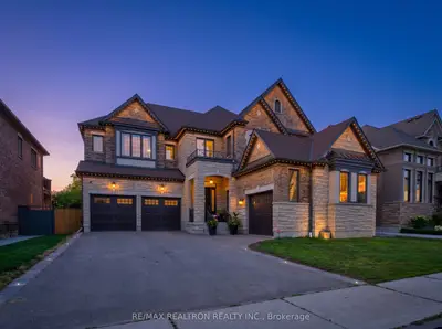 26 Sir Henry Court, King, On L7b 1a4