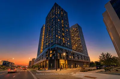Condo Apartment in Vaughan