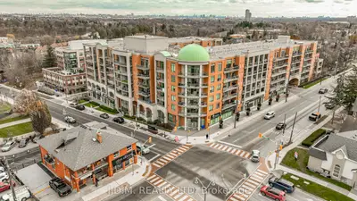 Condo Apartment in Vaughan