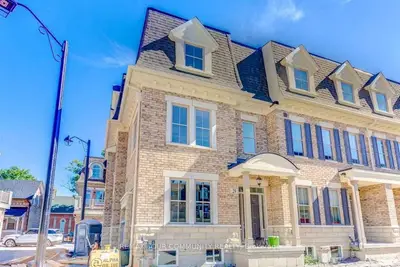Att/Row/Townhouse in Vaughan