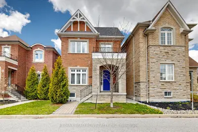Detached in Richmond Hill