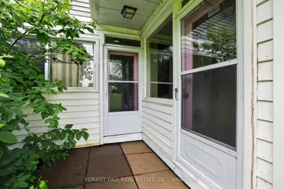 9 Tikvah Circle, Georgina, On L4p 3c8