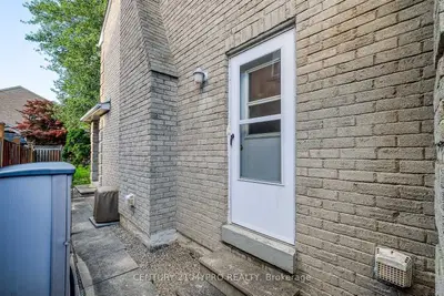 56 Longwater Chase Basement, Markham, On L3r 4a5