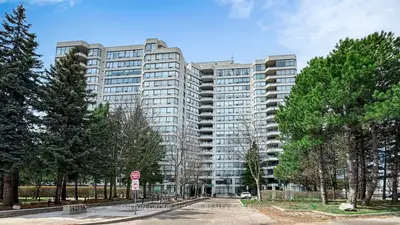 Condo Apartment in Vaughan