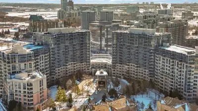 Condo Apartment in Markham