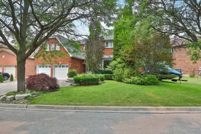 4 Hashbury Place, Markham, On L3t 7h4