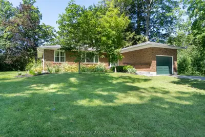 94 Laidlaw Street N, Brock, On L0e 1e0