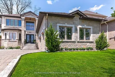 Detached in Newmarket