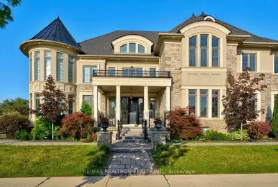 23 James Stokes Court, King, On L7b 0m7