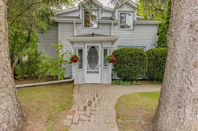 612 Timothy Street, Newmarket, On L3y 1r2