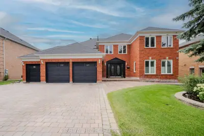 Detached in Richmond Hill