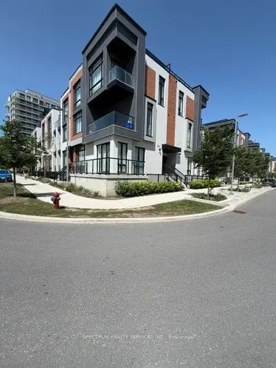 Condo Apartment in Richmond Hill