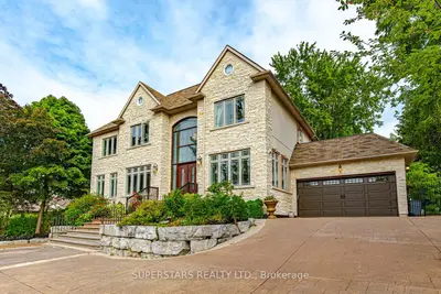 43 Hughson Drive, Markham, On L3r 2t7