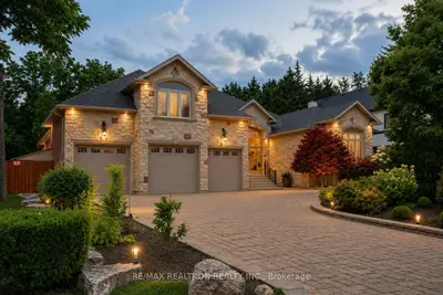 16 Boyle Drive, Richmond Hill, On L4c 6c9