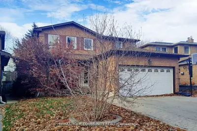 Detached in Richmond Hill