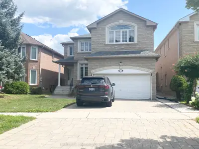 Detached in Richmond Hill