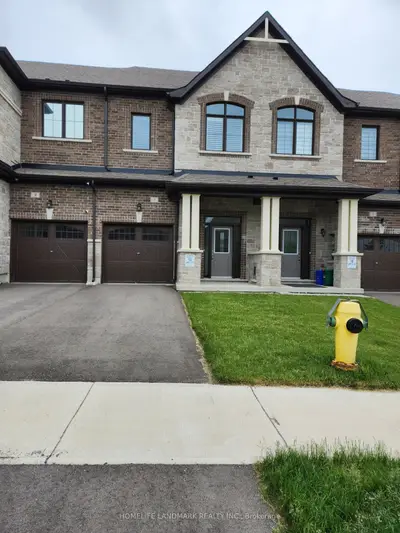 Att/Row/Townhouse in East Gwillimbury