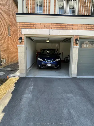 77 Ben Sinclair Avenue, East Gwillimbury, On L9n 0s3