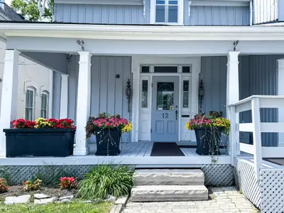 12 Main Street N, Markham, On L3p 1x2