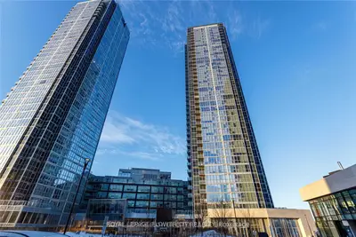 Condo Apartment in Vaughan