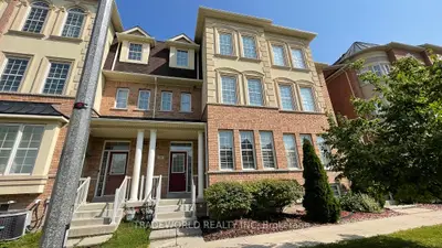 Att/Row/Townhouse in Markham