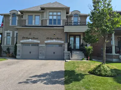610 Sweetwater Crescent, Newmarket, On L3x 0h5