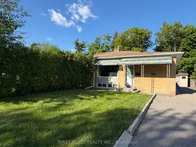 Semi-Detached in Richmond Hill
