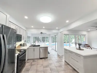 9 Anchor Court, East Gwillimbury, On L9n 1g1