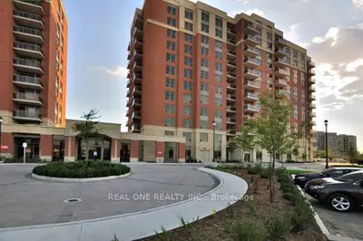 Condo Apartment in Richmond Hill