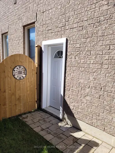 110 Thatcher Crescent #basement, East Gwillimbury, On L9n 0b9